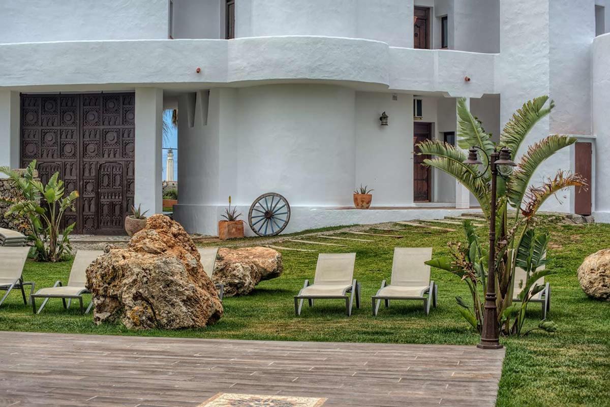 Apartamentos Turisticos Bahia De Trafalgar Саора Экстерьер фото