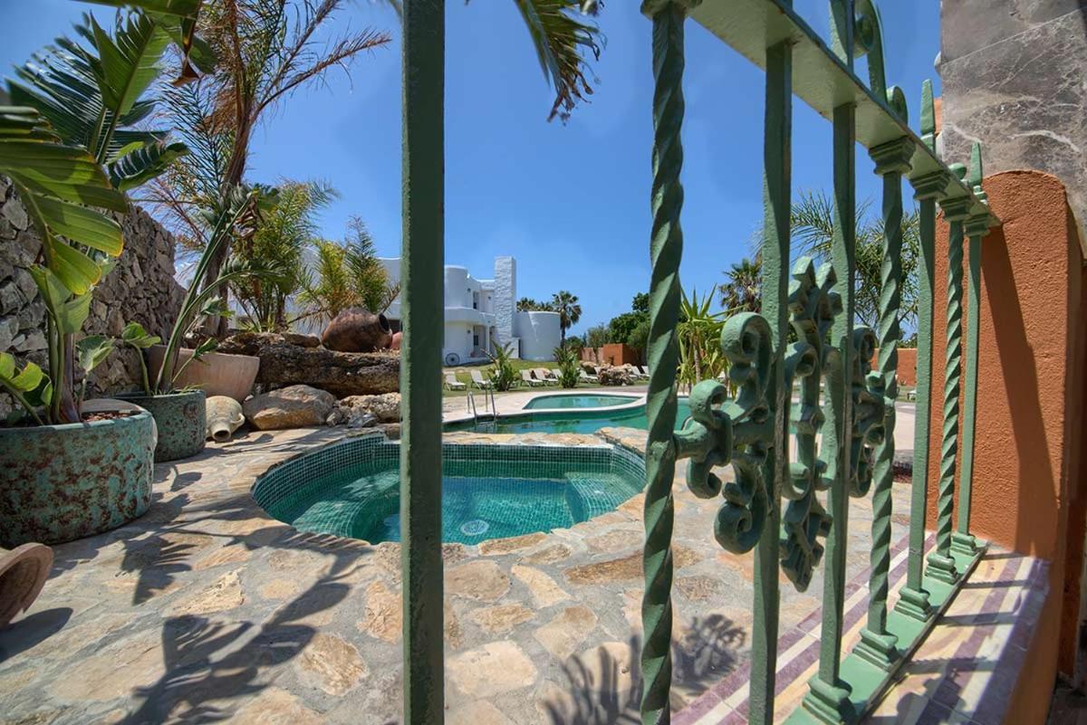 Apartamentos Turisticos Bahia De Trafalgar Саора Экстерьер фото