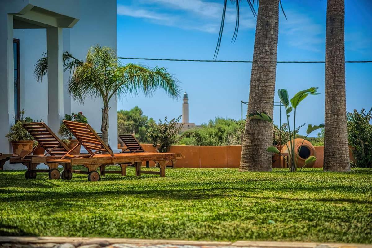 Apartamentos Turisticos Bahia De Trafalgar Саора Экстерьер фото
