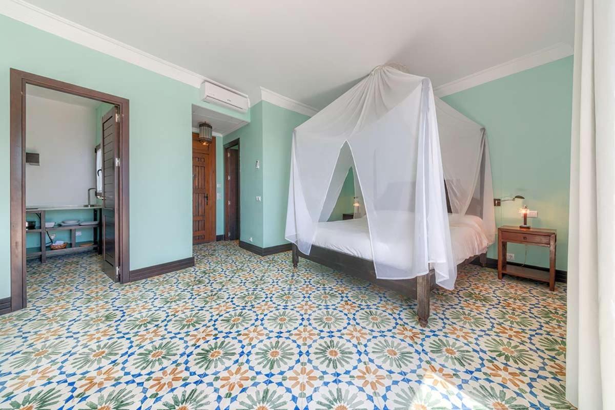 Apartamentos Turisticos Bahia De Trafalgar Саора Экстерьер фото
