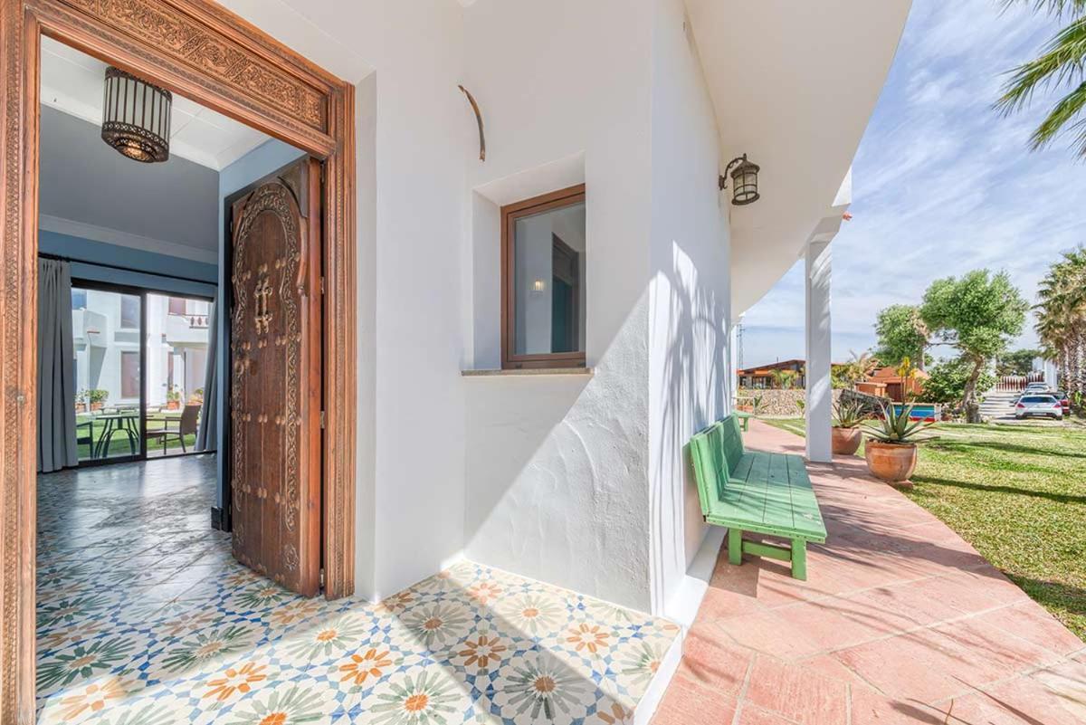 Apartamentos Turisticos Bahia De Trafalgar Саора Экстерьер фото