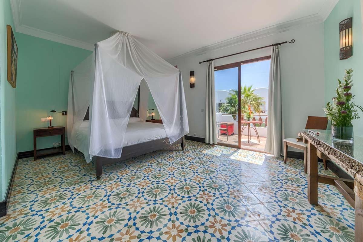 Apartamentos Turisticos Bahia De Trafalgar Саора Экстерьер фото