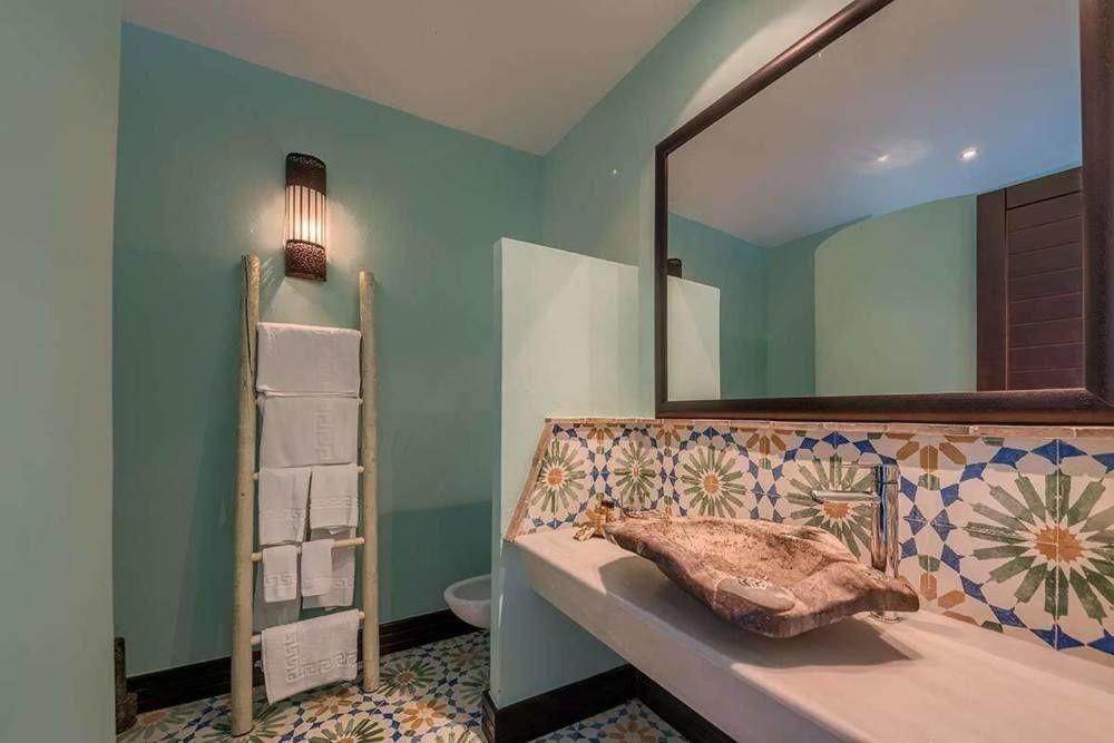 Apartamentos Turisticos Bahia De Trafalgar Саора Экстерьер фото